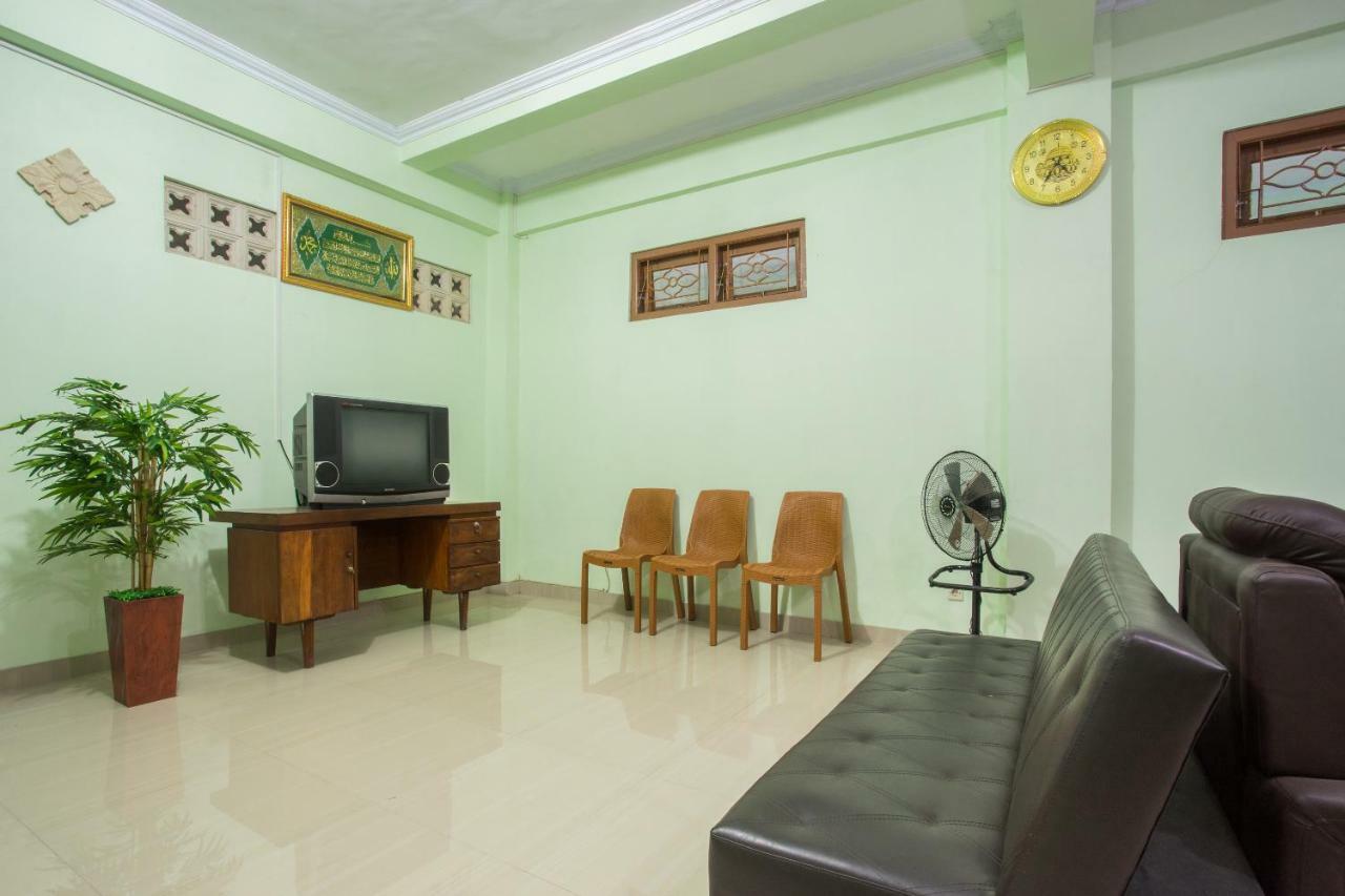 Oyo 1419 Rhona Guest House Syariah Yogyakarta Exterior foto